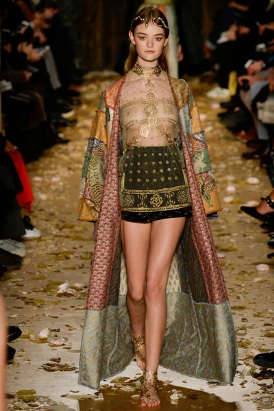 Look 4